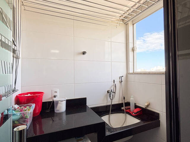 #1070 - Apartamento para Venda em Guarapari - ES